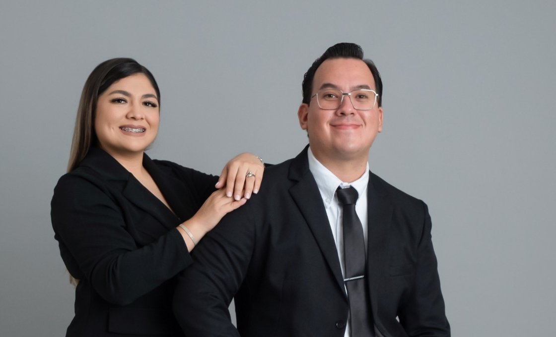 Melissa Meza Vázquez y René Meza Galindo, socios de RM Contadores